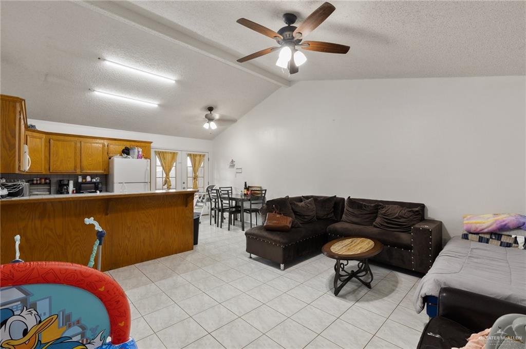 300 North Coyote Boulevard La Joya, TX 78560 - Photo 6 of 24 a living room with furniture