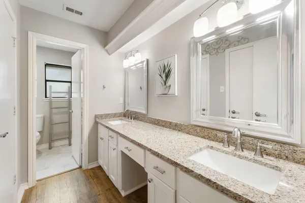 $525,000 | 5 Rolling Mill Lane, The Woodlands, TX 77380