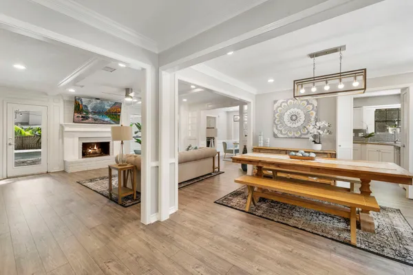 $525,000 | 5 Rolling Mill Lane, The Woodlands, TX 77380