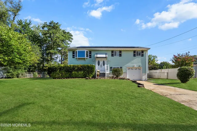$629,000 | 42 Georgian Boulevard, Jackson, NJ 08527