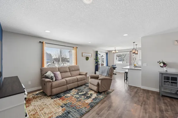 $384,900 | 1100 Susan Lane, Roberts, WI 54023