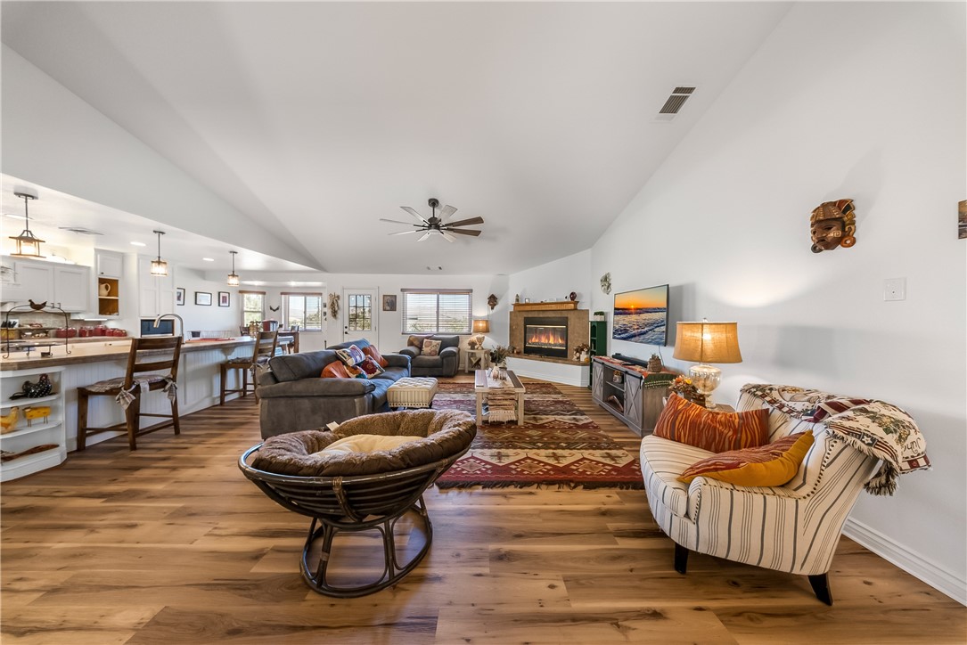 16209 Serrano Road Apple Valley, CA 92307 - Photo 10 of 36