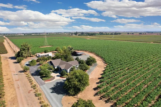 $1,500,000 | 14267 East Peltier Road, Acampo, CA 95220