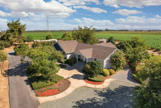 $1,500,000 | 14267 East Peltier Road, Acampo, CA 95220