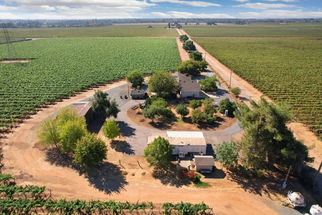 $1,500,000 | 14267 East Peltier Road, Acampo, CA 95220