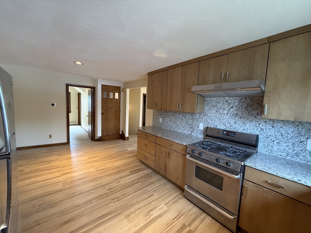 54 Pleasant Street, Unit B Wareham, MA 02571 - Photo 10 of 23 Gallery Image 10