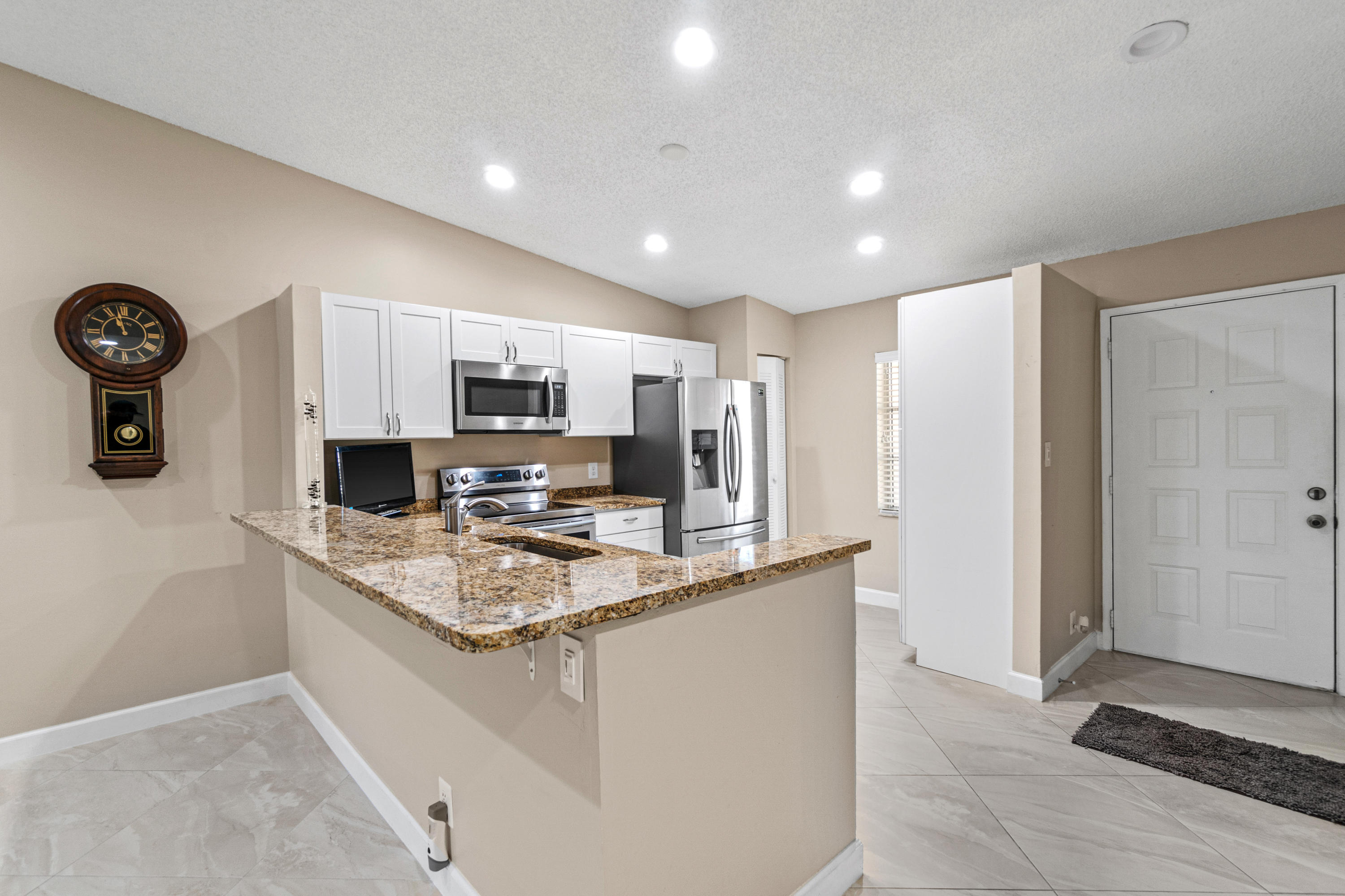 18553 Cherborg Drive Boca Raton, FL 33496 - Photo 5 of 23 008-18553CherborgDrive-BocaRaton-FL-3349