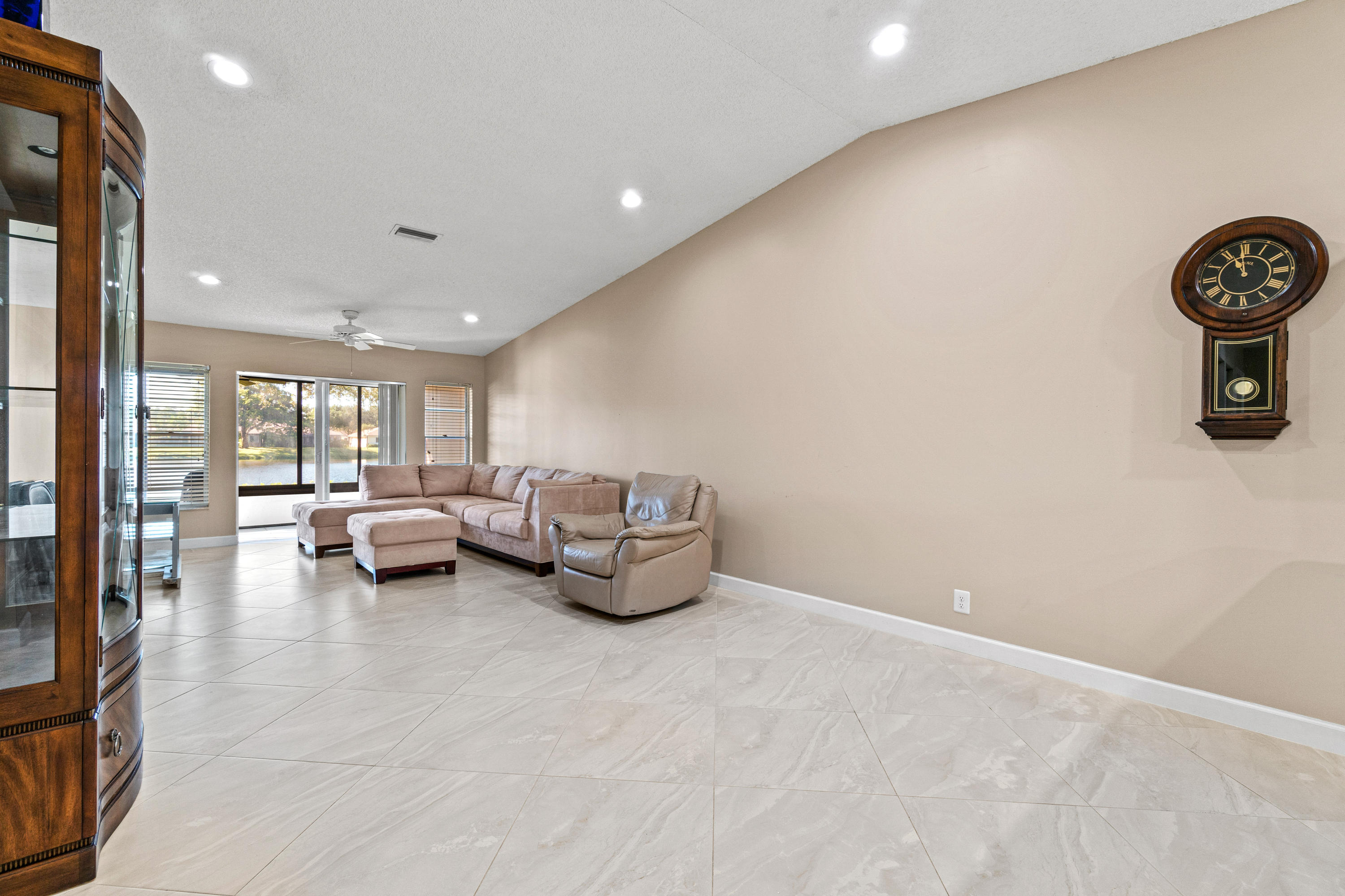 18553 Cherborg Drive Boca Raton, FL 33496 - Photo 8 of 23 010-18553CherborgDrive-BocaRaton-FL-3349