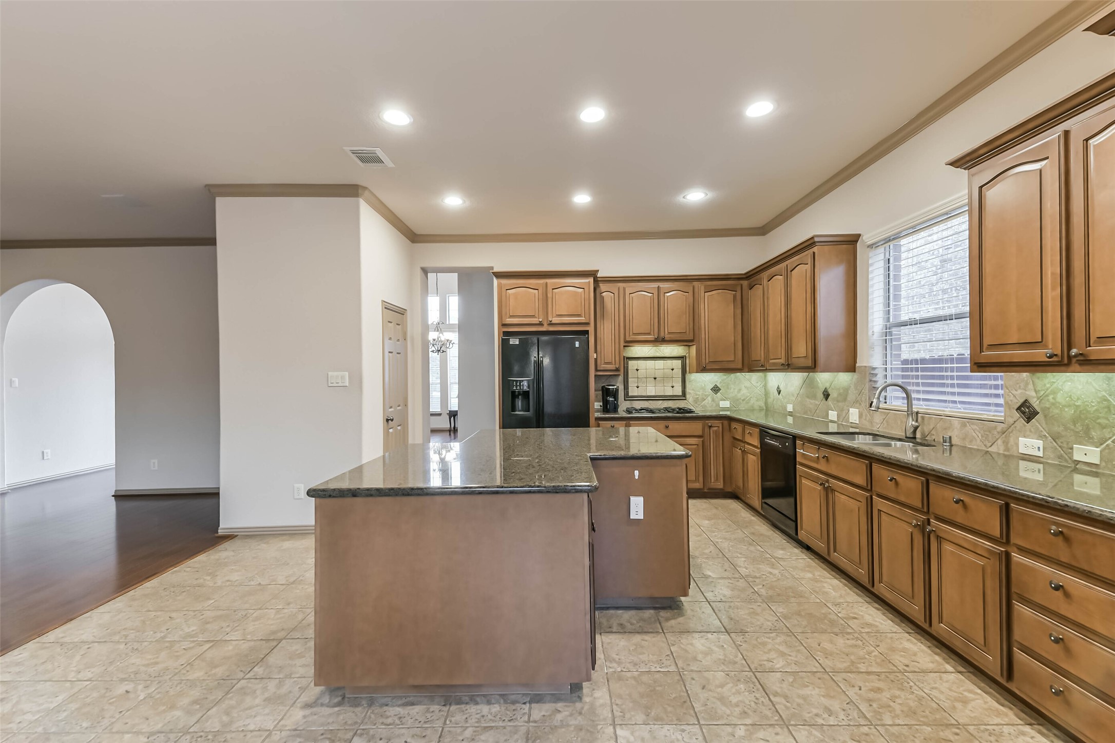 18743 Duke Lake Drive Spring, TX 77388 - Photo 9 of 46 Kitchen