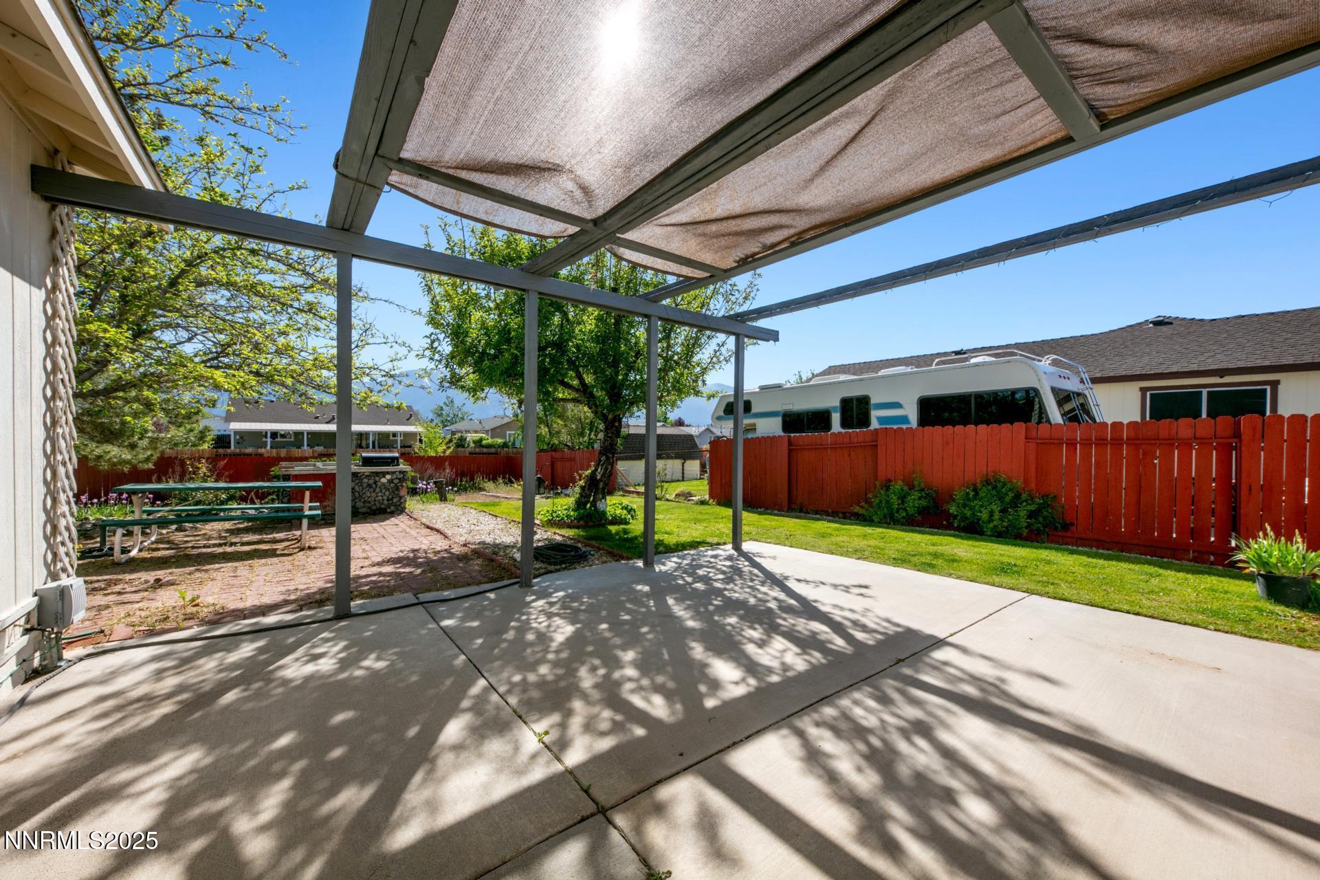1341 Leonard Road Gardnerville, NV 89460 - Photo 17 of 27 Patio