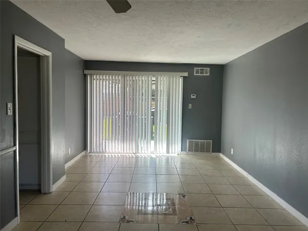 $1,000 | 6702 Biggs Court, Unit 1, Houston, TX 77061