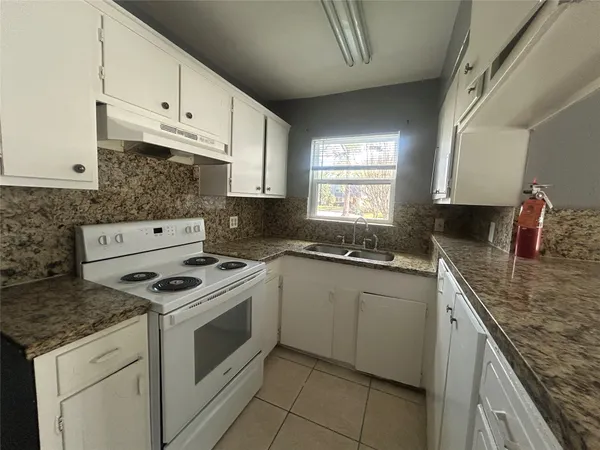 $1,000 | 6702 Biggs Court, Unit 1, Houston, TX 77061