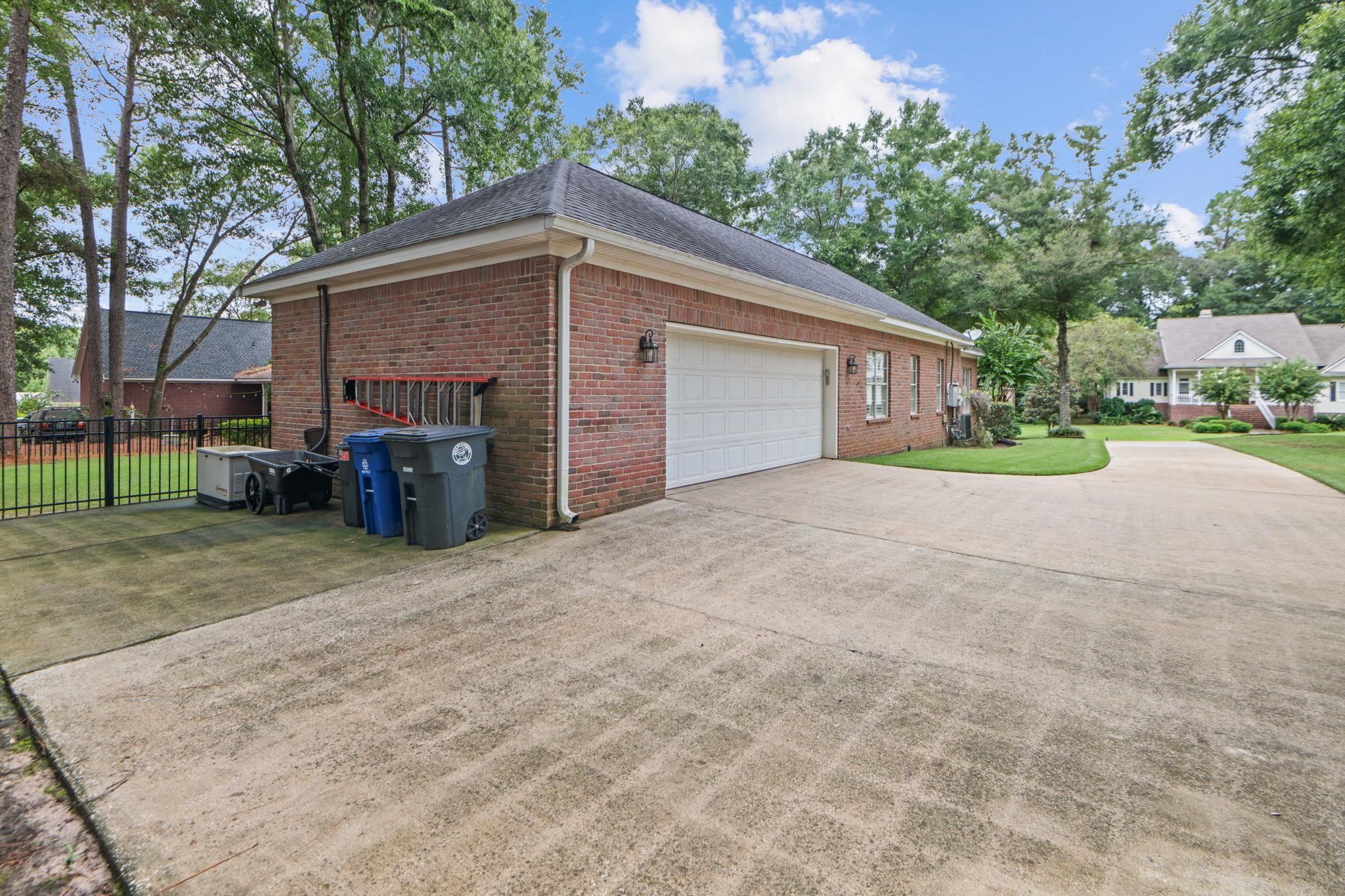 105 Beaver Dam Road Fairhope, AL 36532 - Photo 46 of 55 Garage