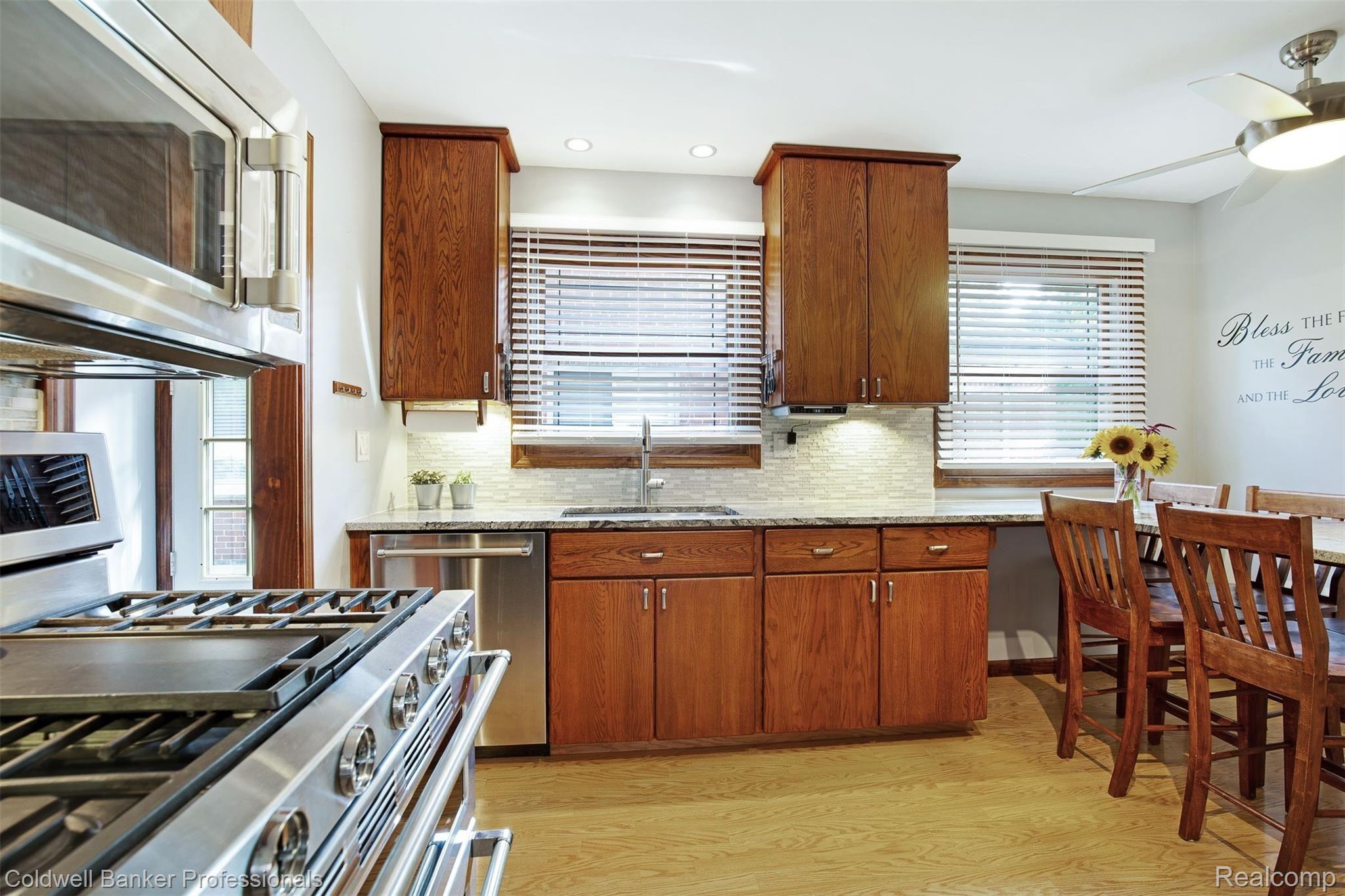 1587 Mansfield Road Birmingham, MI 48009 - Photo 12 of 43 592A1912fuse.jpg