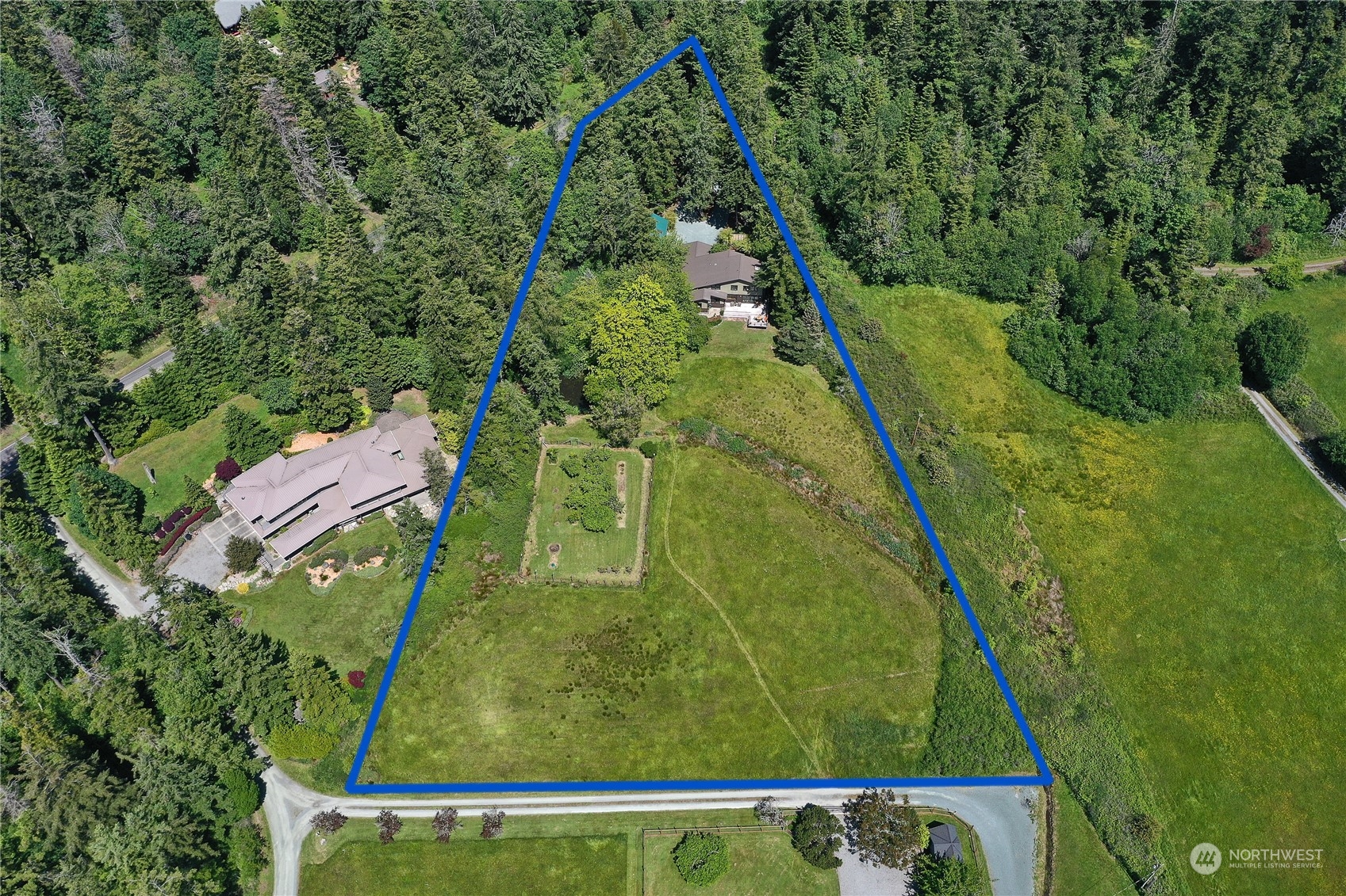 6567 Wahl Road Freeland, WA 98249 - Photo 39 of 40 a aerial view of a yard