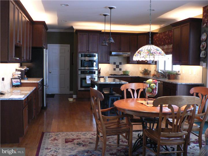 4638 Ridgetop Road Doylestown, PA 18902 - Photo 12 of 25 Kitchen