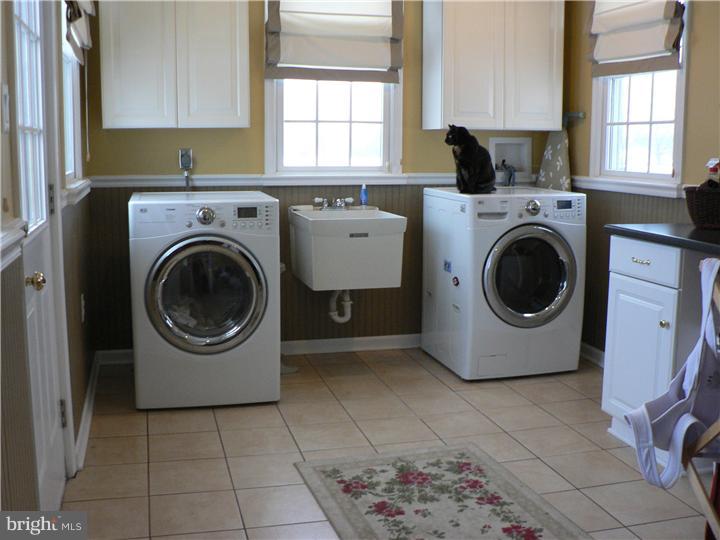 4638 Ridgetop Road Doylestown, PA 18902 - Photo 16 of 25 Laundry Room