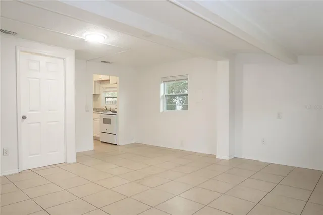 $1,095 | 4829 6th Street, Zephyrhills, FL 33542