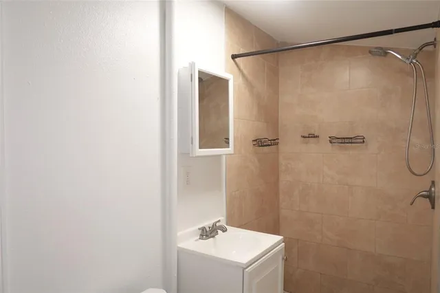 $1,095 | 4829 6th Street, Zephyrhills, FL 33542