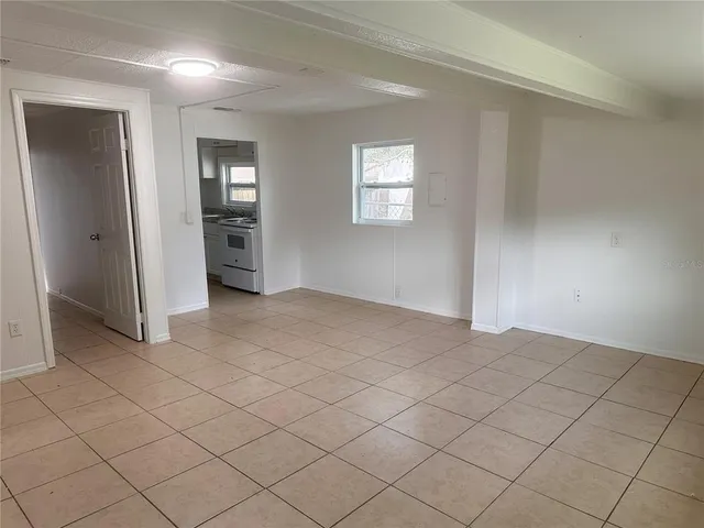 $1,095 | 4829 6th Street, Zephyrhills, FL 33542