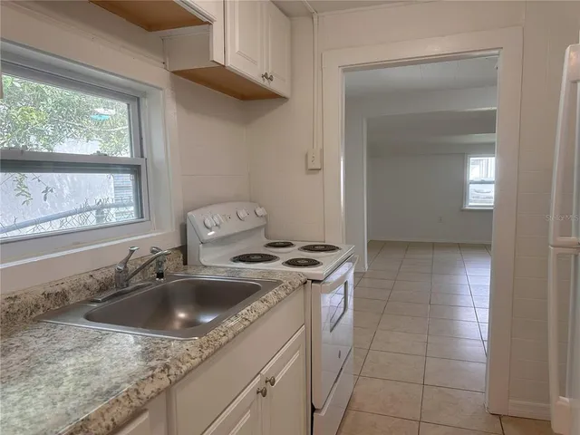 $1,095 | 4829 6th Street, Zephyrhills, FL 33542