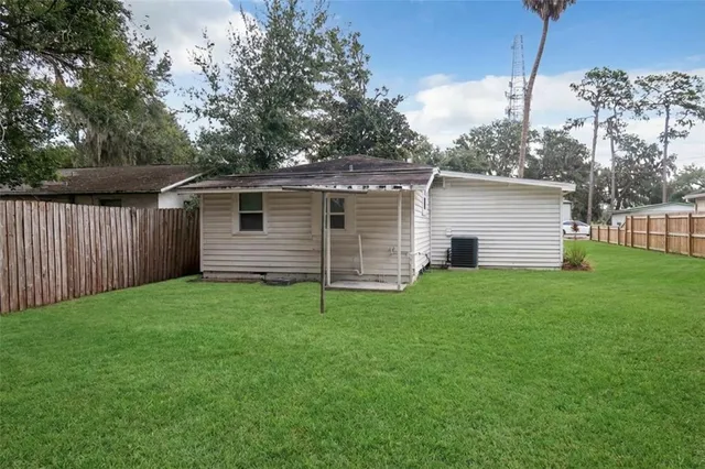 $1,095 | 4829 6th Street, Zephyrhills, FL 33542