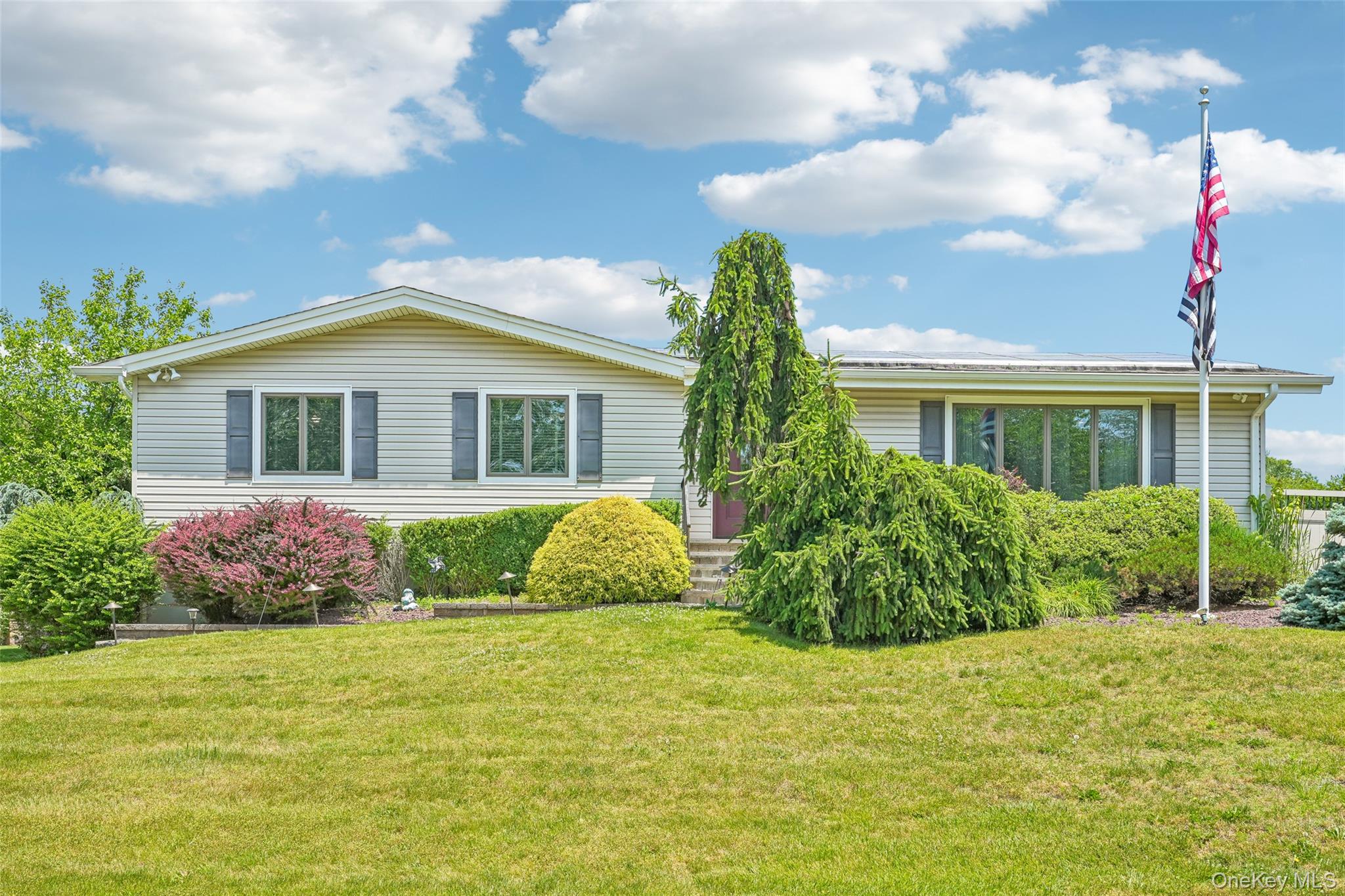 19 South Cranford Road Bardonia, NY 10954 - Photo 1 of 49