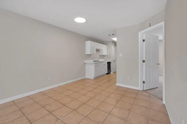 $2,000 | 859 West Brevard Street, Unit 2, Tallahassee, FL 32304