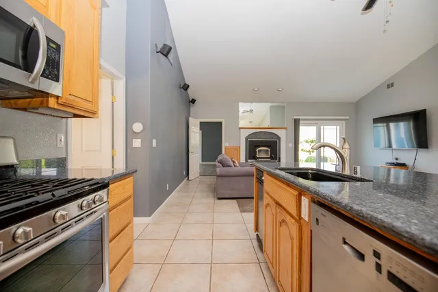 $1,070,000 | 6595 Wisconsin Avenue, Arbuckle, CA 95912