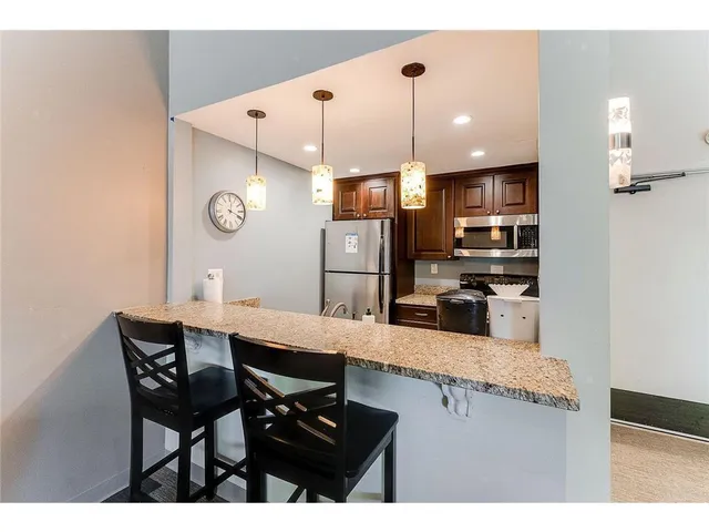 $250,000 | 1077 Sibley Memorial Highway, Unit 602, Lilydale, MN 55118