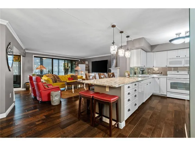 $250,000 | 1077 Sibley Memorial Highway, Unit 602, Lilydale, MN 55118