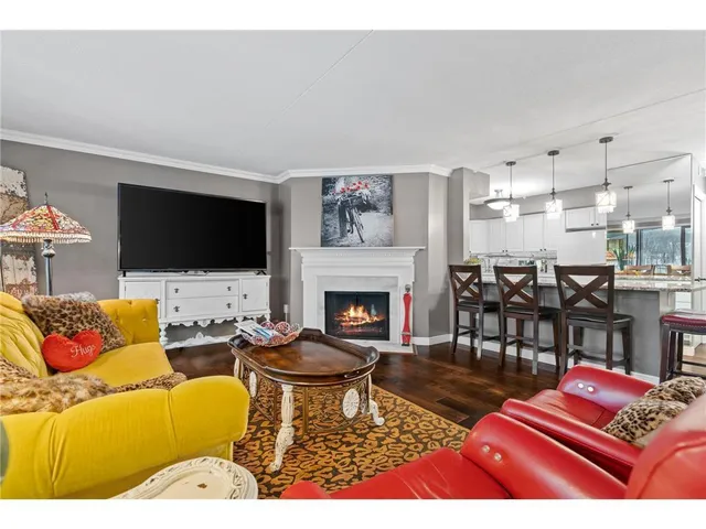 $250,000 | 1077 Sibley Memorial Highway, Unit 602, Lilydale, MN 55118