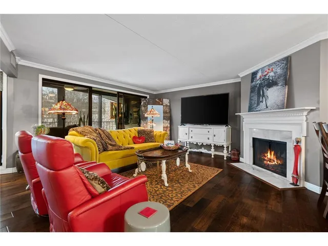 $250,000 | 1077 Sibley Memorial Highway, Unit 602, Lilydale, MN 55118