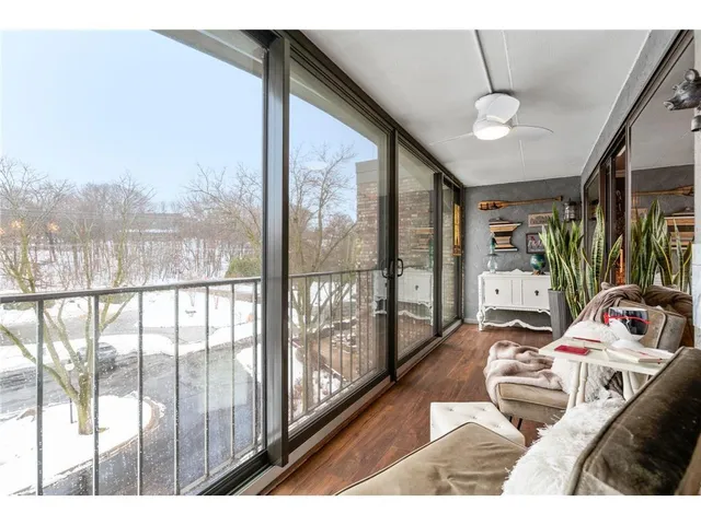 $250,000 | 1077 Sibley Memorial Highway, Unit 602, Lilydale, MN 55118