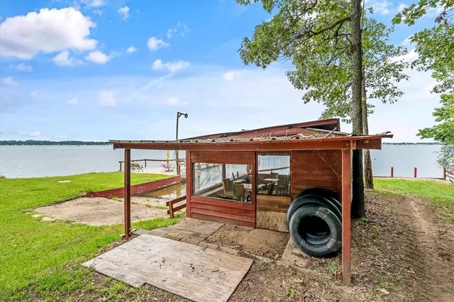 $999,000 | 1930 Rains County Road 3422, Emory, TX 75440