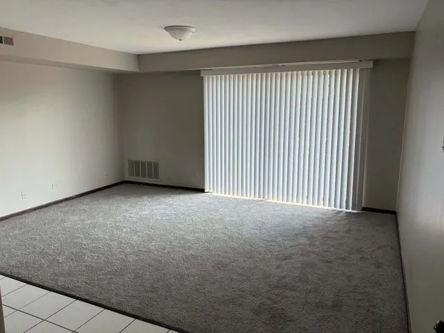 $1,450 | 16622 Theresa Lane, Unit 302, Tinley Park, IL 60477