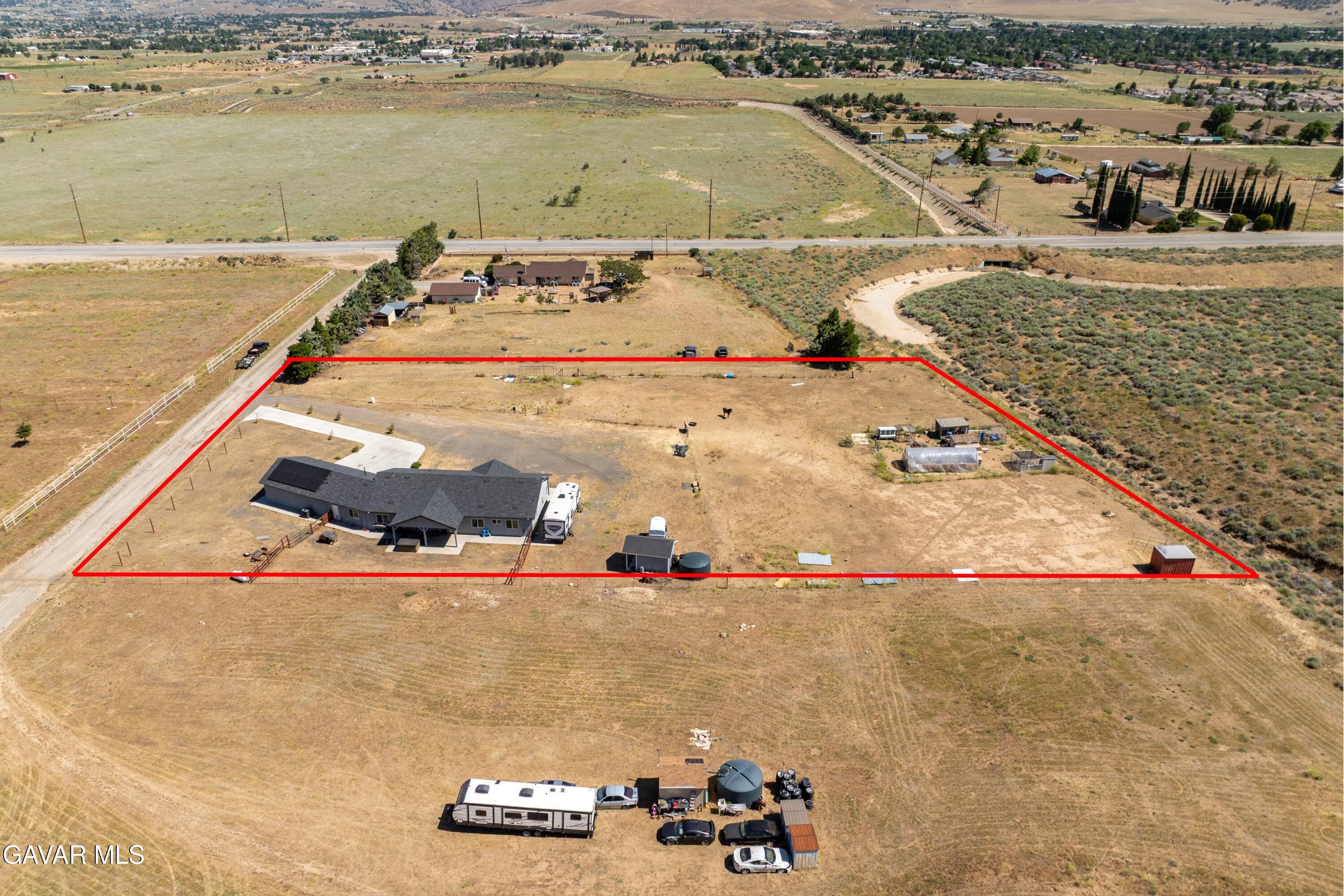 19900 Chinook Street Tehachapi, CA 93561 - Photo 31 of 38 25-DJI_0800-HDR-Edit
