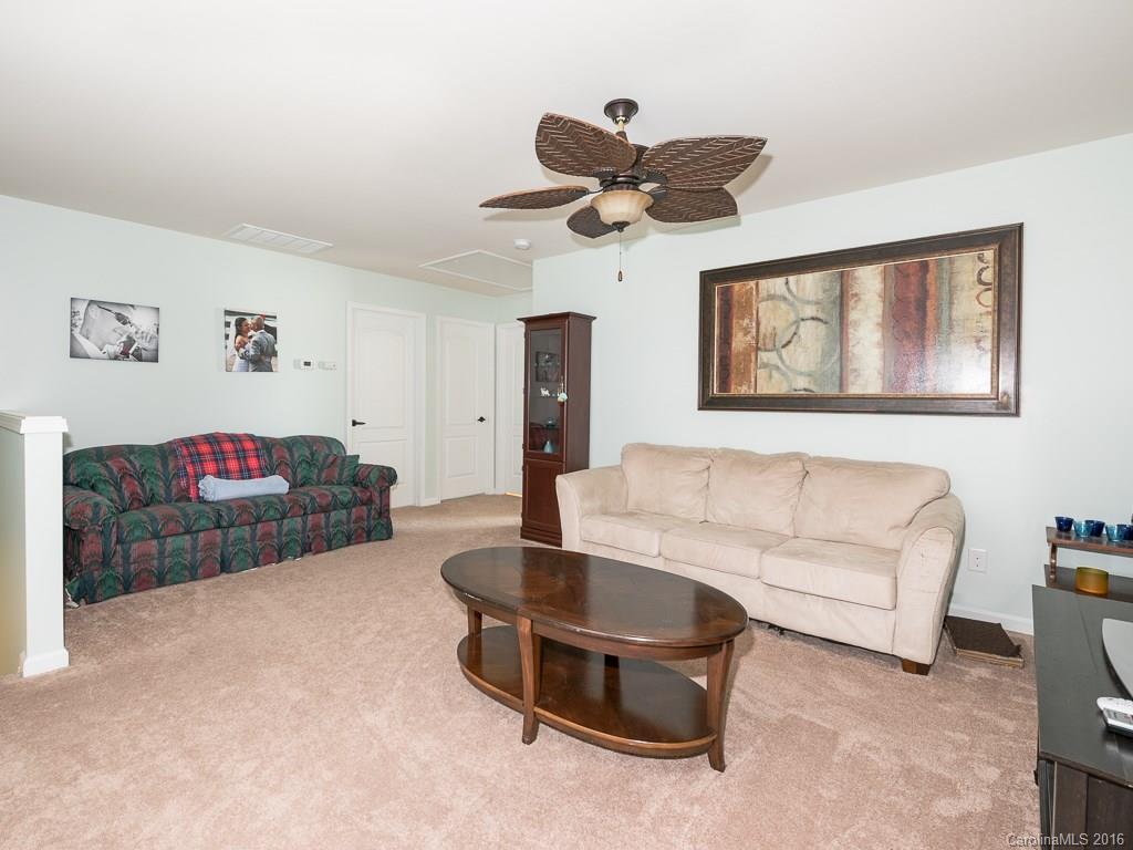 8902 Paddle Oak Road, Unit 402 Charlotte, NC 28227 - Photo 12 of 24 Gallery Image 12
