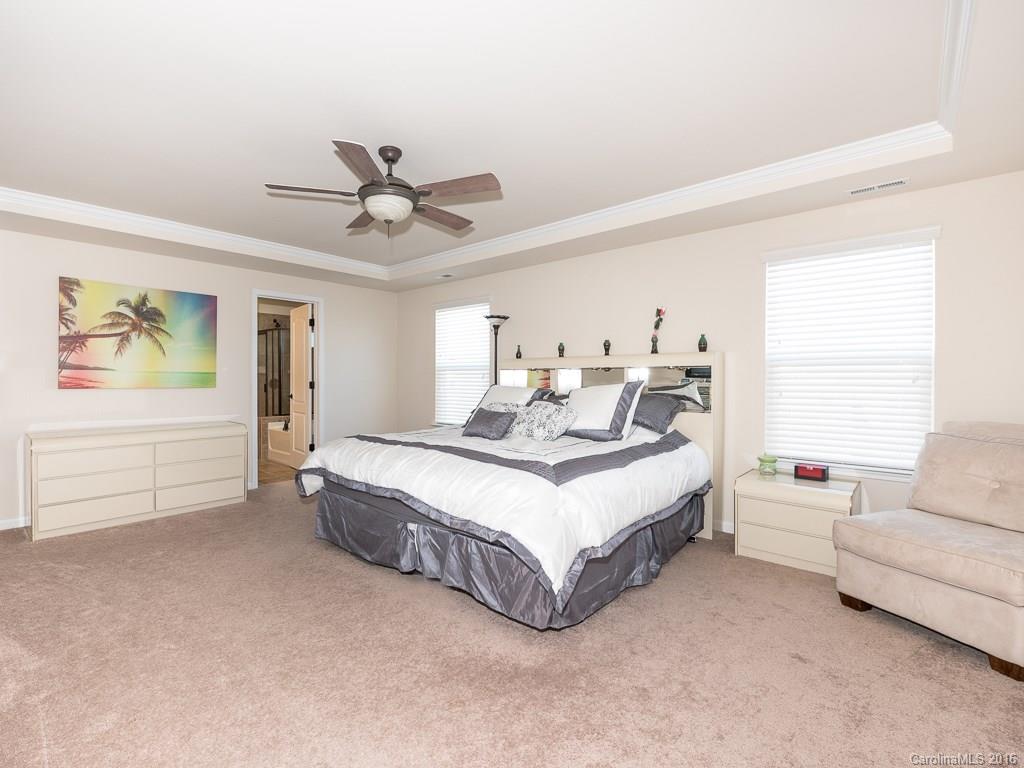 8902 Paddle Oak Road, Unit 402 Charlotte, NC 28227 - Photo 13 of 24 Gallery Image 13