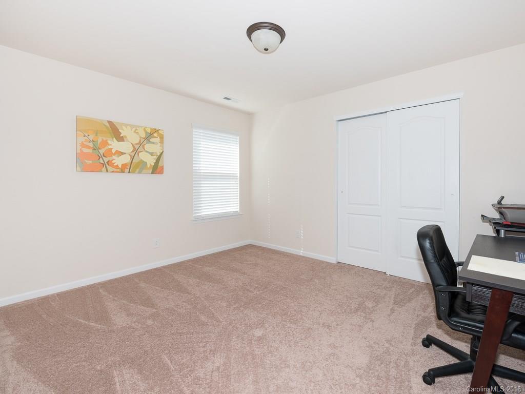 8902 Paddle Oak Road, Unit 402 Charlotte, NC 28227 - Photo 17 of 24 Gallery Image 17