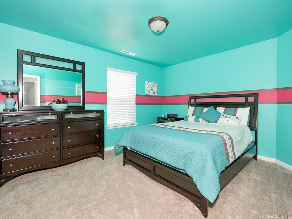8902 Paddle Oak Road, Unit 402 Charlotte, NC 28227 - Photo 18 of 24 Gallery Image 18