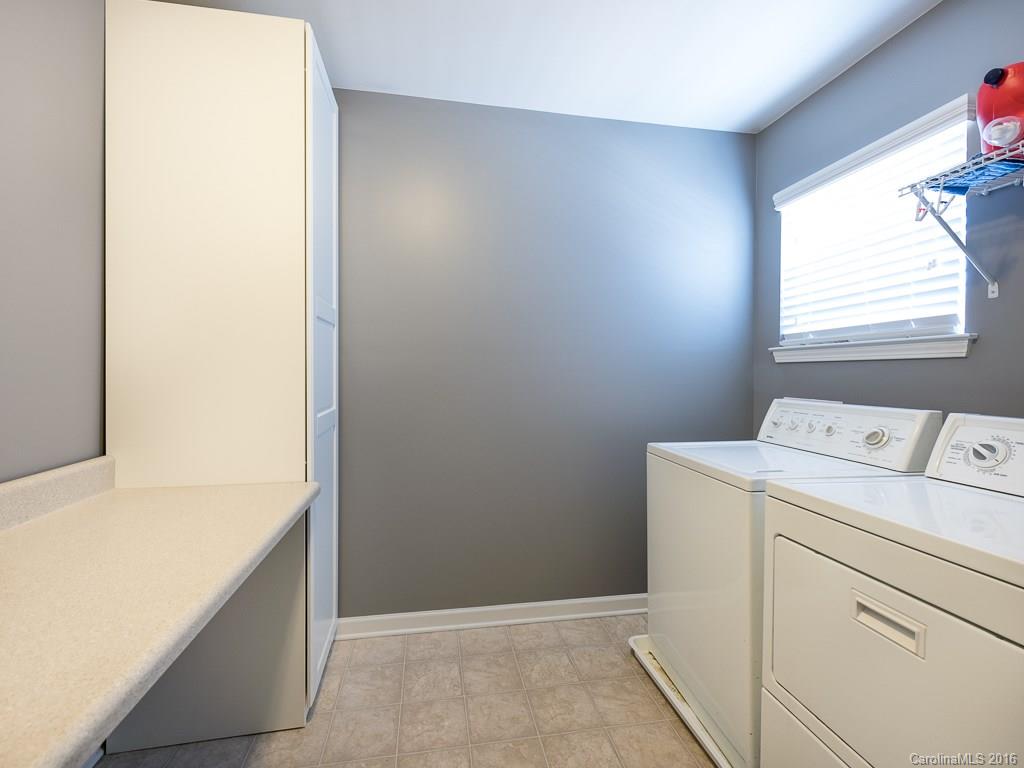8902 Paddle Oak Road, Unit 402 Charlotte, NC 28227 - Photo 19 of 24 Gallery Image 19