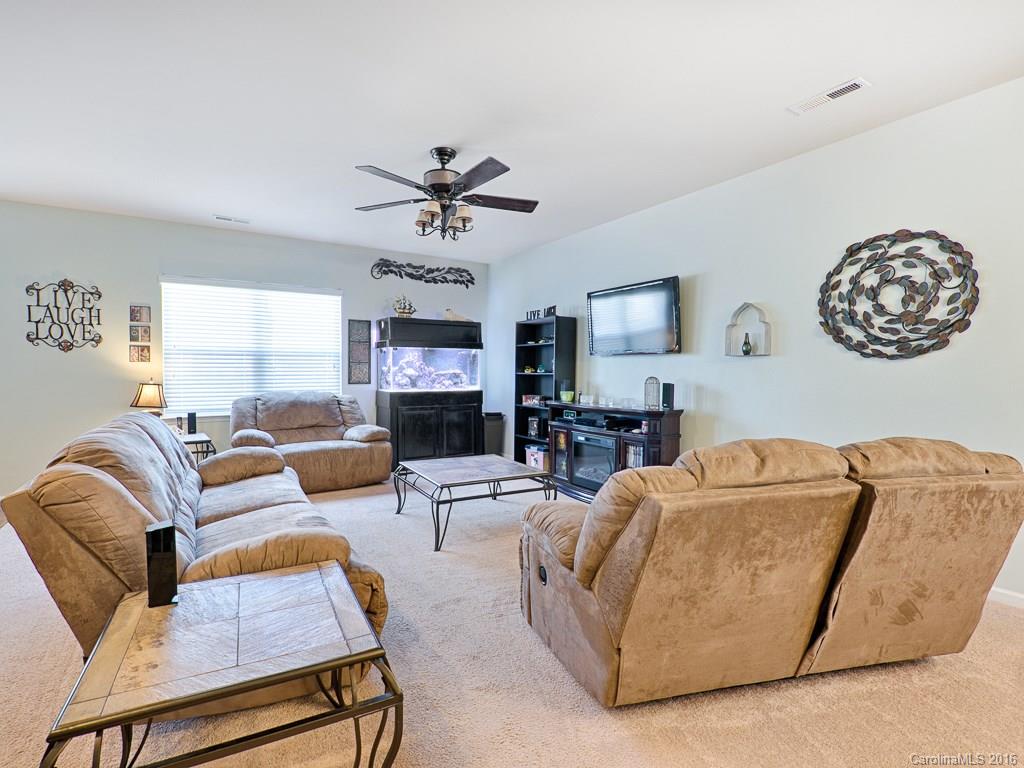 8902 Paddle Oak Road, Unit 402 Charlotte, NC 28227 - Photo 6 of 24 Gallery Image 6