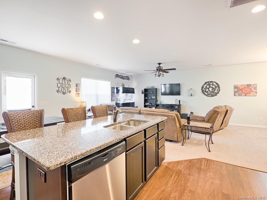 8902 Paddle Oak Road, Unit 402 Charlotte, NC 28227 - Photo 8 of 24 Gallery Image 8