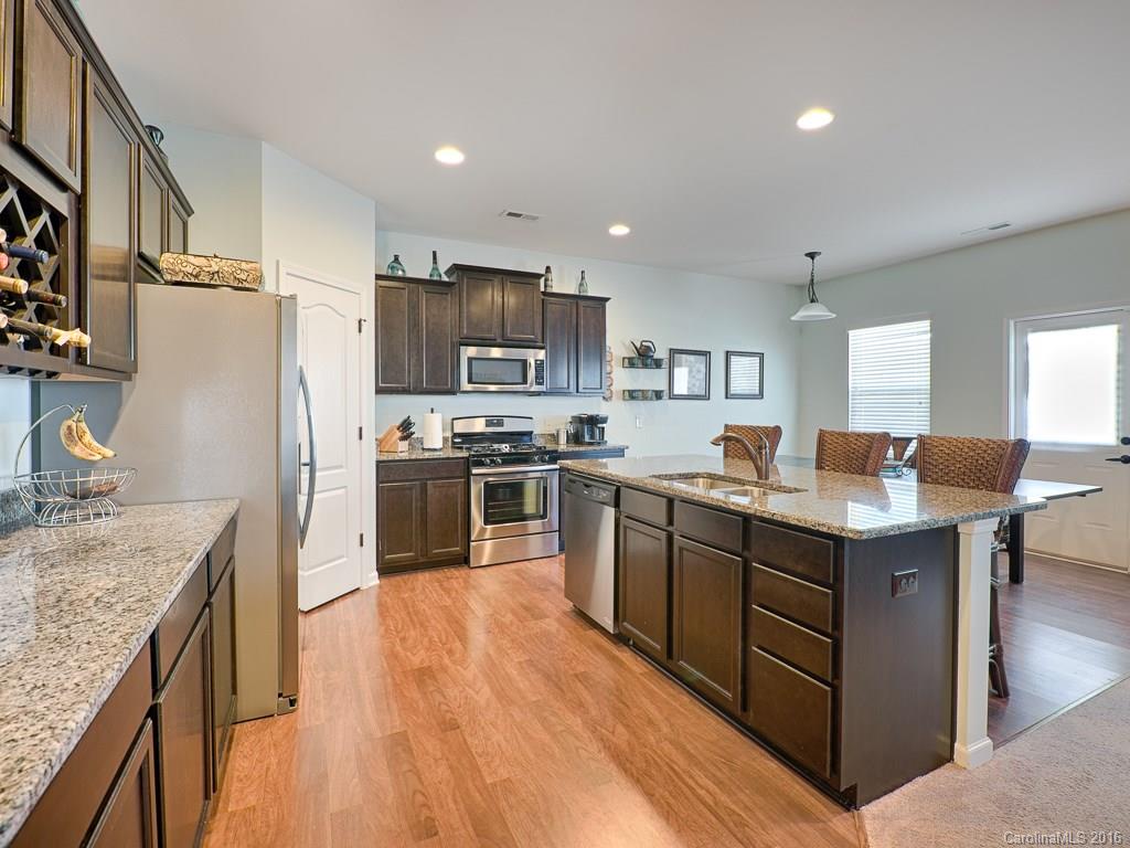 8902 Paddle Oak Road, Unit 402 Charlotte, NC 28227 - Photo 9 of 24 Gallery Image 9