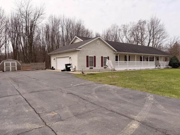 $395,000 | 3767 Van Horn Road, Jackson, MI 49201
