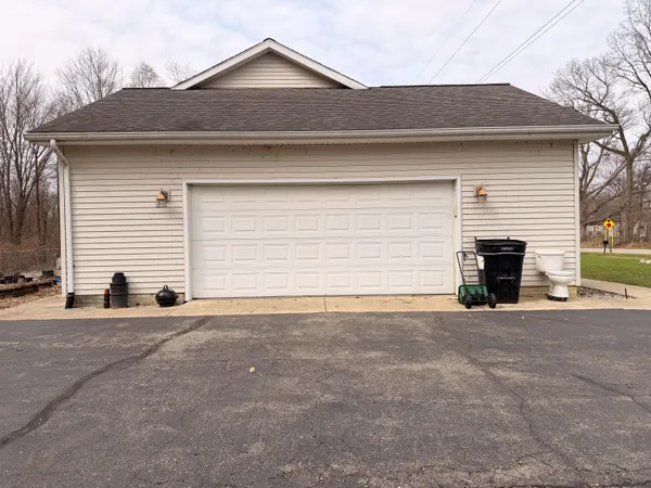 $395,000 | 3767 Van Horn Road, Jackson, MI 49201