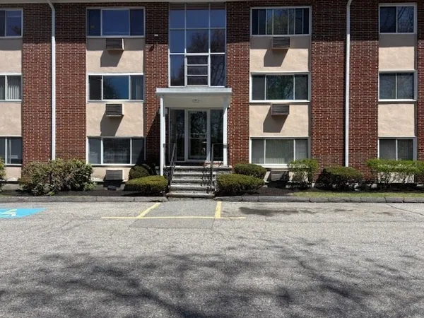 $2,600 | 5 Albert Drive, Unit 10, Woburn, MA 01801