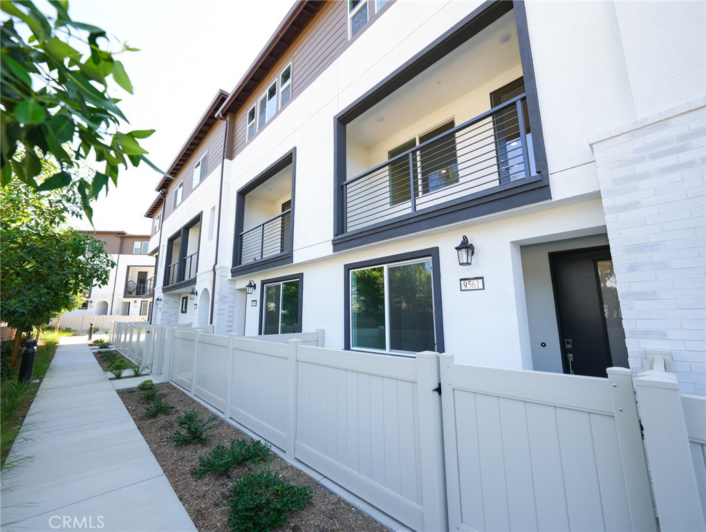 9561 Hannah Way Riverside, CA 92503 - Photo 28 of 30 Front Door and Patio