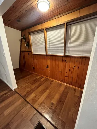 $1,800 | 1129 Scenic Drive, Granbury, TX 76048